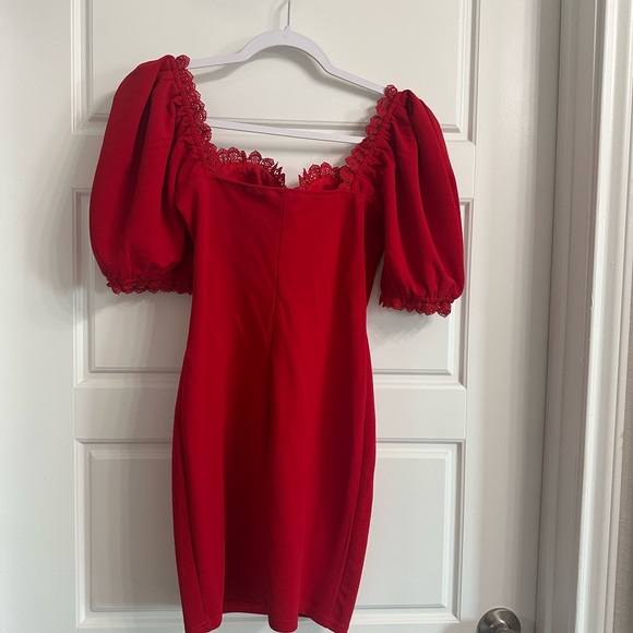 Mini vestido de color rojo - Picture 2 of 3